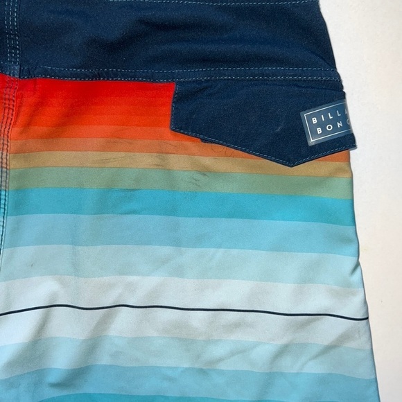 Multi Stripe Billabong Board Shorts with Back Velcro Pocket Size Waist 28 - Picture 6 of 6